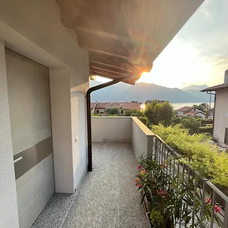 דירה Casa Malu By Quokka 360 - Flat 10 Mins From Lecco מנדלו דל לאריו